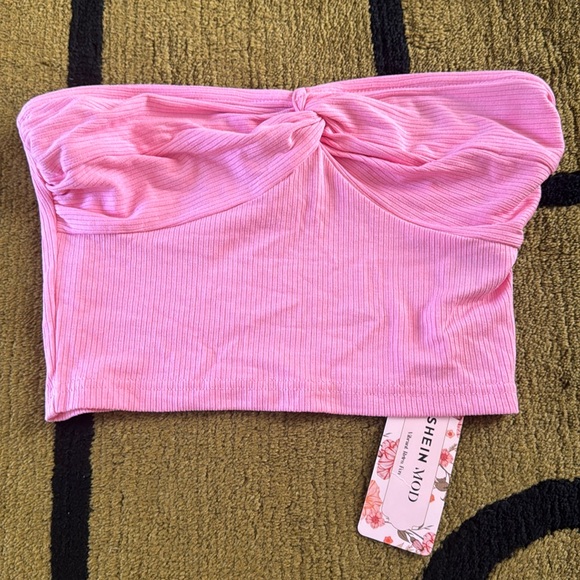 Pink crisscross top - Picture 1 of 2